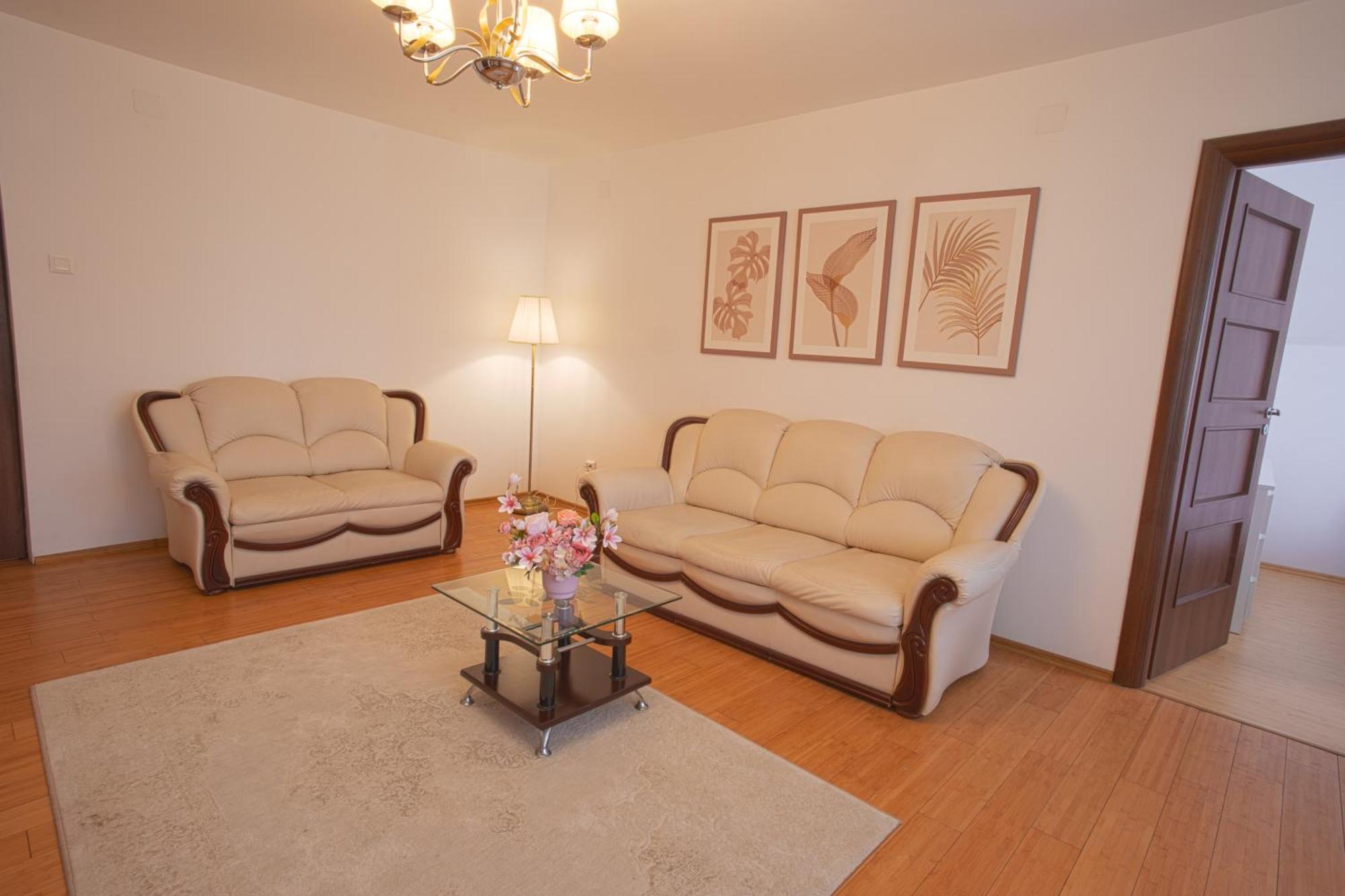 Classic Apartament Buzau Luaran gambar
